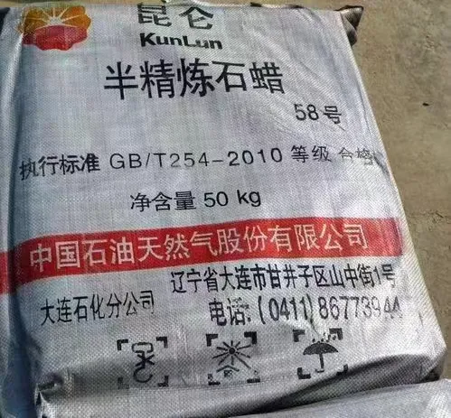 Großhandel Blockraffiniert 52/54/56/58/60/62 Vollständig raffiniertes Paraffinwachs Herstellung von Kunlun-Paraffinwachs mit Sojazubehör für die Kerzenherstellung